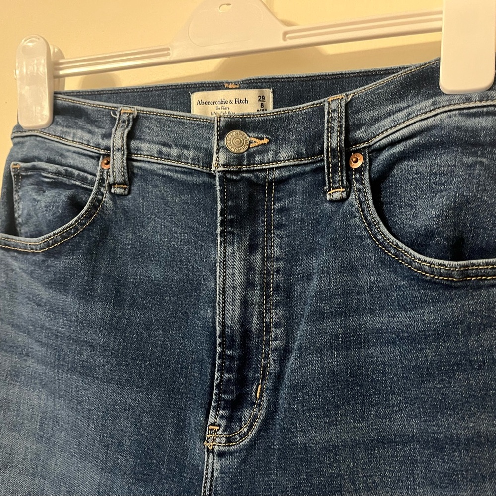 Abercrombie & Fitch Ultra High Rise Flare Curve Love Jeans - Picture 3 of 4